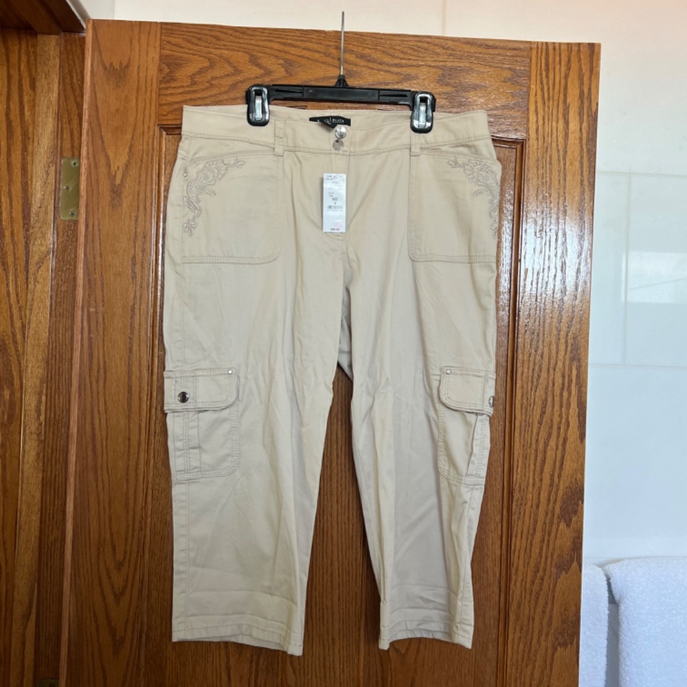 WHBM Embroidered Bling Pedal Crop Pants size 8